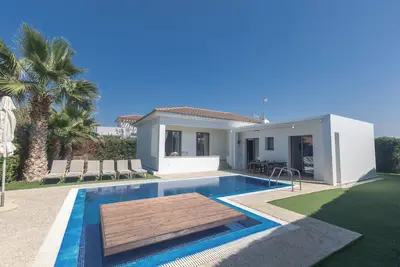 Image de Satin Villa I1, 3 Bed villa within 20o meters from the beach. Ayia Napa Center