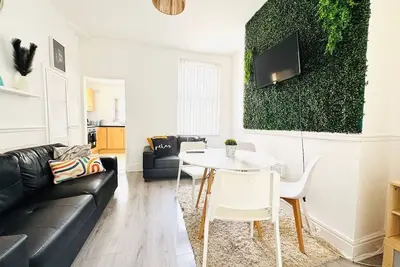 Image de 4-Bedroom House Near Liverpool City Centre - Sut18