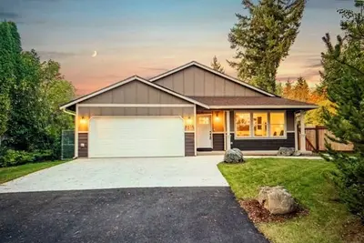 Image de Bigger than it looks! Newer 3 bedroom & 2 bath Rambler @ nature & conveniences