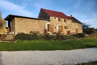 Image de Gîte au Bois des Riots Tameron Montillot Yonne 89 Bourgogne proche de Vézelay