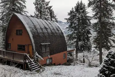 Image de Welcome to The Taste of The Wilderness Cabin! 3 bedroom, mins away from Marina