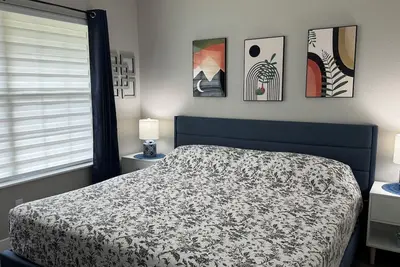 Image de Beautiful Fully Remodeled Walk-In 1 Bedroom Condo With Full Kitchen