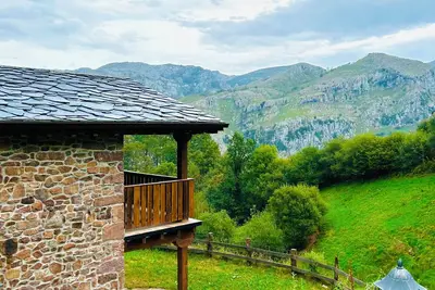 Image de Ideal house to experience nature in the mountains and the sea on the same day.