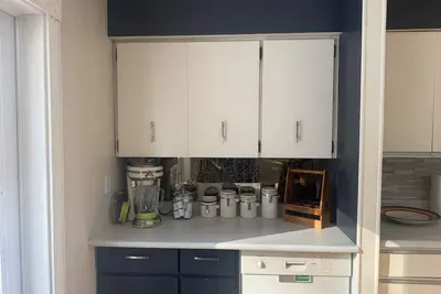 Image de Private Lake front home, hiking, fishing, lake life