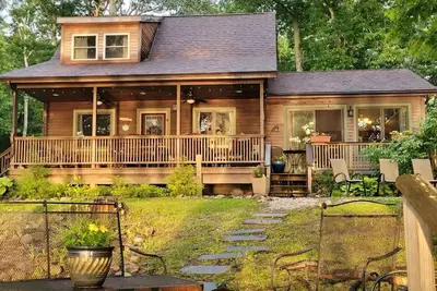 Image de KAMcottage is on the waterfront in a quaint village on the coast of Maine.