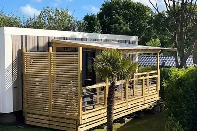 Image de Mobil-home | Premium | 2 Ch. | 4 pers. | Terrasse surélevée | Tv