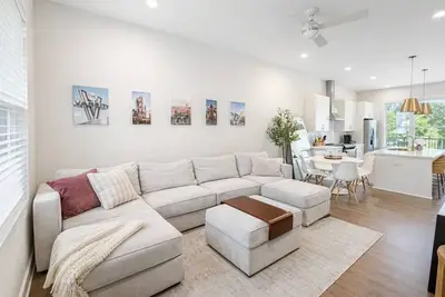 Image de Elegant 2br/2ba Luxury Home 5 mi to Mercedes-Benz Stadium - Near Grant Park