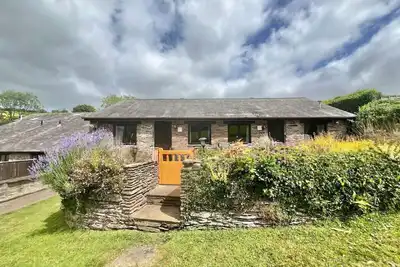 Image de 3 bed barn conversion with indoor pool access