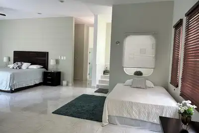 Image de Casa Sasha´s Mini Palace Gorgeous 5 bedroom house with pool 7 min from the Beach