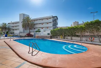 Vacances 'Yumbo Farilag' avec piscine partagée, Wi-Fi et climatisation