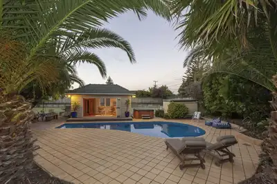 Image de Kapiti Getaway - Fantastic location - Pool, Spa & Tennis Court\n- Winter Specials