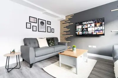 Image de *New Summer Listing *7 Bed House All En-suites* Playfair
