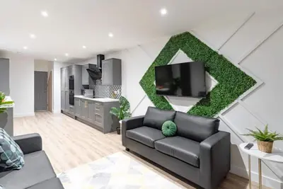 Image de Fawcett | 7 Bedroom | Victorious Festival Home