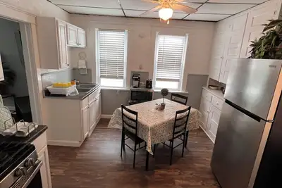 Image de Charming Bayfront Retreat: 2-Bedroom Getaway in Erie, Pa