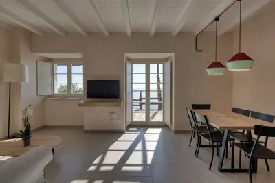 Three-room apartment with single beds sea view