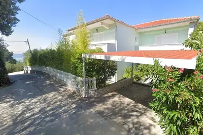 Image de Sweet Mare close to the Salty Sea