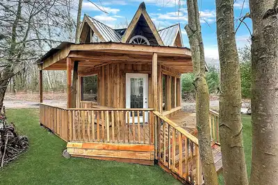 Image de Glamping Getaway | Hike, Grill, Space to Gather