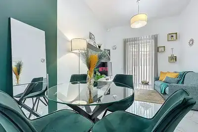 Image de Boho Luxe Terrace - Brand New Apartment with WiFi and Ac in San Ġiljan