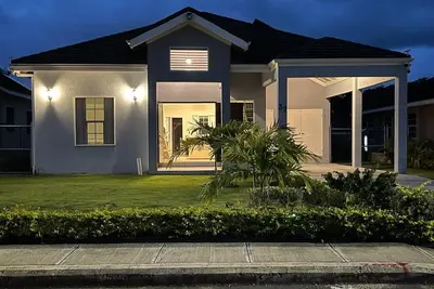 Image de New Built 3br, 15 min to Ocho Rios, 10 min to Beach, 24hr Gated, Family Friendly