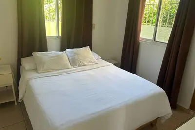 Image de Cozy condo with private outdoor bathtube. Steps from everything