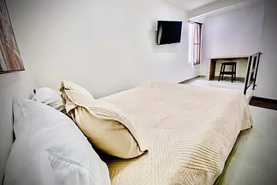 Image de 307-Charming 1-bedroom condo in Armenia