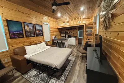 Image de Cozy Cabin Tiny House in Glendive 1 mile from Makoshika State Park! Pet friendly