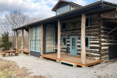 Image de Red Fox Ridge Cabin Retreat - No Cleaning Fee. Relax and unwind