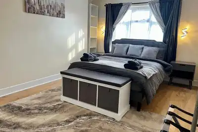 Image de Luxurious Cozy 4-Bedroom Home near Lhr