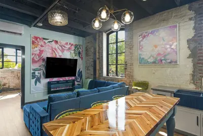 Image de Charming 2-bedroom apartment with Ac, WiFi in the Heart of Covington Square