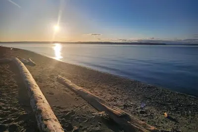 Image de Charming 2-bedroom, 2-1/2 bath, New house with Ac, in Seattle. Airport 4. 2 miles.