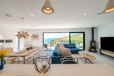 Image de Luxurious new beach house with hot hub, Ev charger, dog friendly & parking
