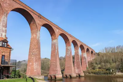 No. 18 Riverside Walk (Kingfisher), pet friendly in Whitby