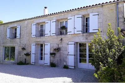 Image de Belle charentaise rénovée proche de La Rochelle