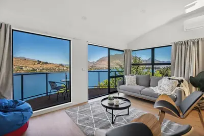 Image de Lakeview Retreat | Three Bedroom