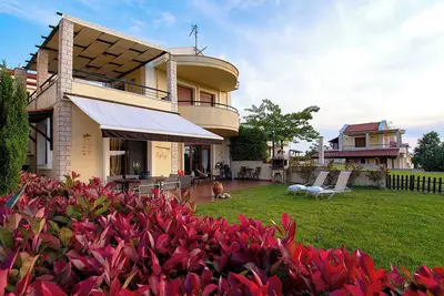 Image de Elani Hill Summer Villa by Luxlikehome