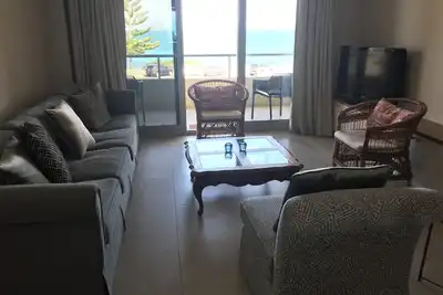 Image de Luxury executive apartment 50 metres from Cottesoe beach  with spectacular views