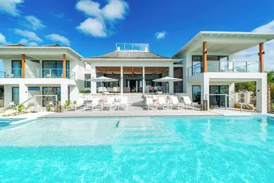 Image de Villa Bristol Breeze in Providenciales by Personal Villas - Elevated Elegance
