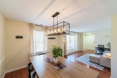 Image de Cozy Private Home in Charlotte! King Bed, Big yard, Espresso machine, Fire pit