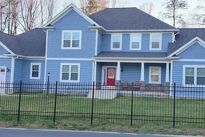 Image de Newly Built Spacious 6-bedroom and 4. 5 baths Paradise near Quantico