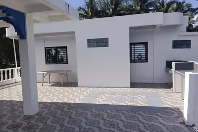 Image de We are directly on the beach with 50 meters of frontage and beautiful sunsets