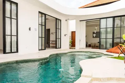 Image de Azure Luxe Private Pool Villa, 6min PererenanBeach