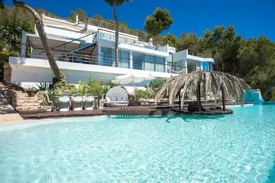Image de Roca Ibiza Un refugio Vip donde el lujo se encuentra con la exclusividad.