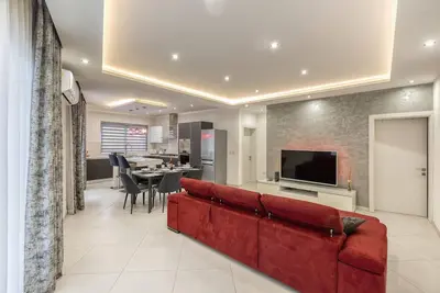 Image de Appartement luxueux et confortable de 3 chambres à Gzira, à proximité de Sliema et de St Julians à pied