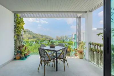 Image de Beautiful top floor penthouse lovely sea views, a peaceful & quiet development