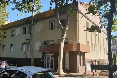 Image de Three-room apartment very close to the center and the beach