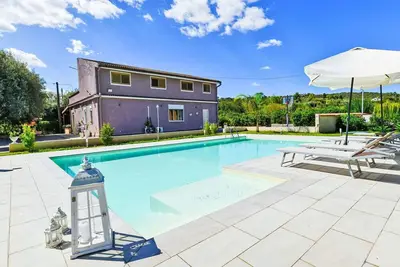 Image de Maison de vacances privée avec Wifi, piscine privée, climatisation, Tv, patio, parking