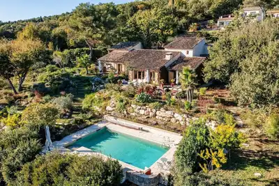 Image de Villa Rosebud – Panorama & Jardin Secret