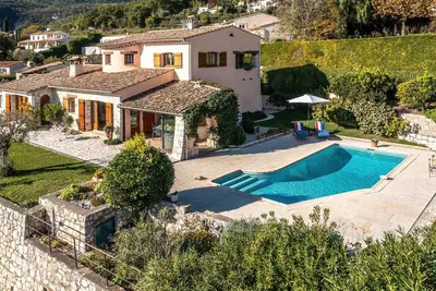 Image de Villa Virettes – Calme & piscine dans la verdure
