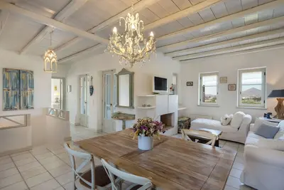 Image de Coral Pearl is part of a secluded complex of houses, Ysterni, Paros