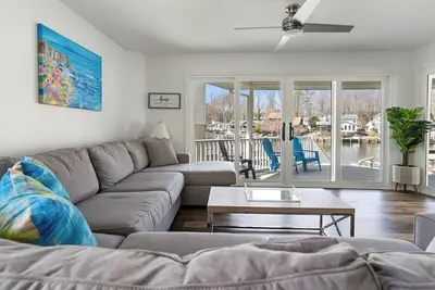 Image de Pet-Friendly Waterfront 3br in Ocean Pines – Near Ocmd, Porch & Canal Views